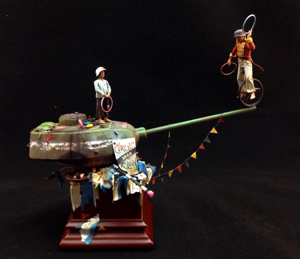 Circus miniature war