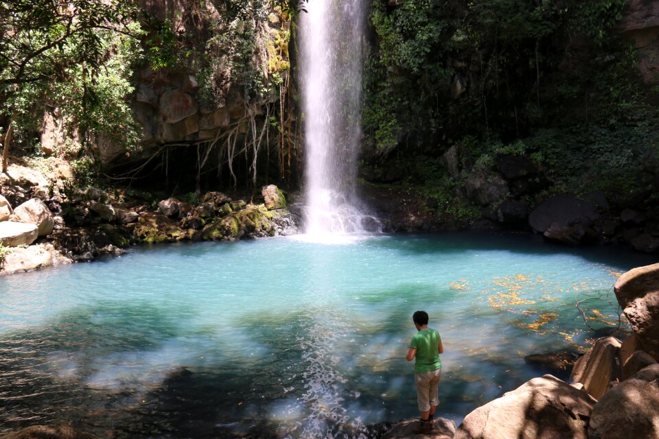 Hiker cascade costa rica