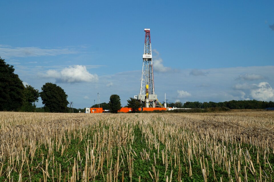Gas oil rig drilling rig