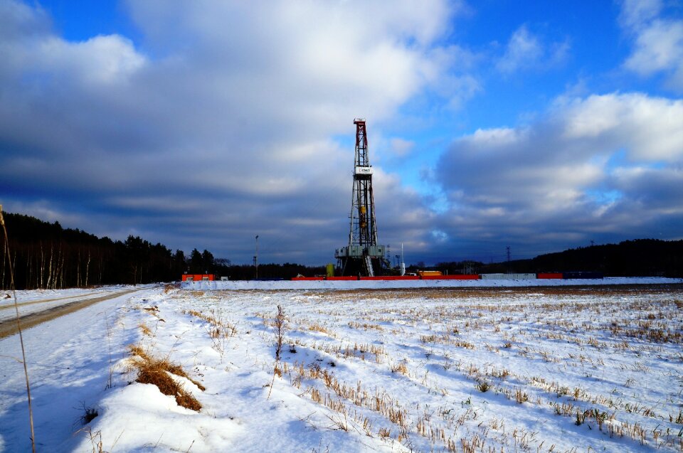 Search oil rig drilling rig