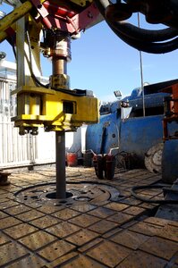 Search oil rig drilling rig