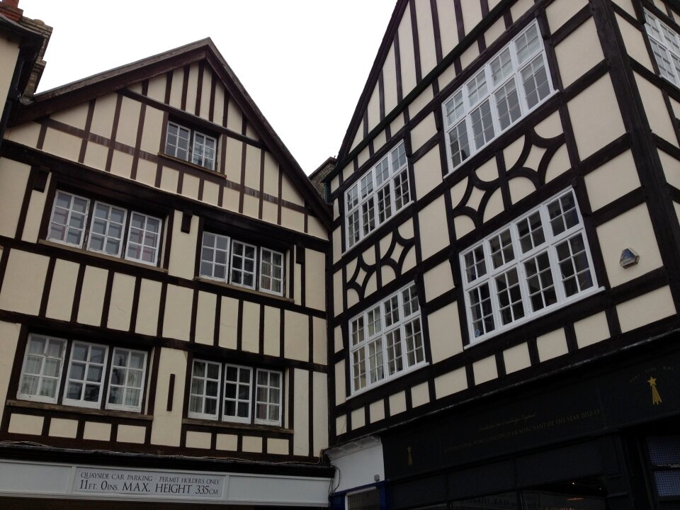 Tudor houses architecture