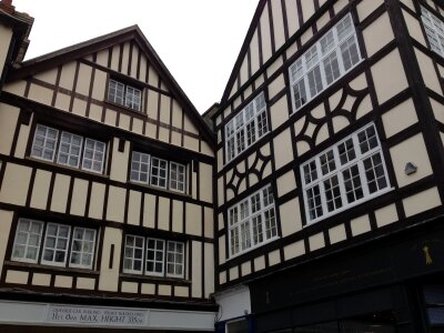 Tudor houses architecture