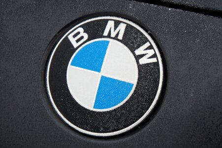 Logo car frozen