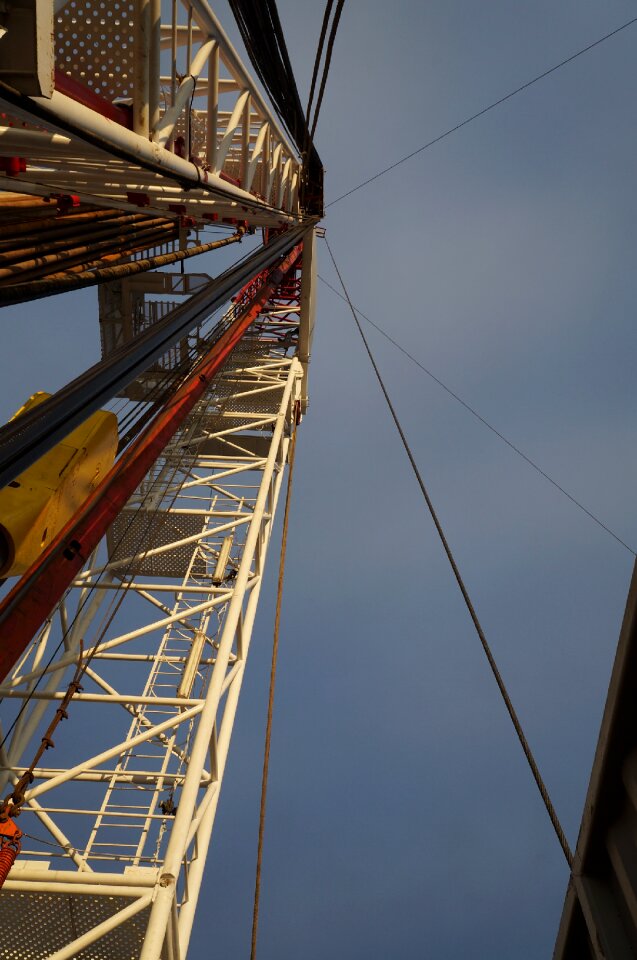 Search oil rig drilling rig