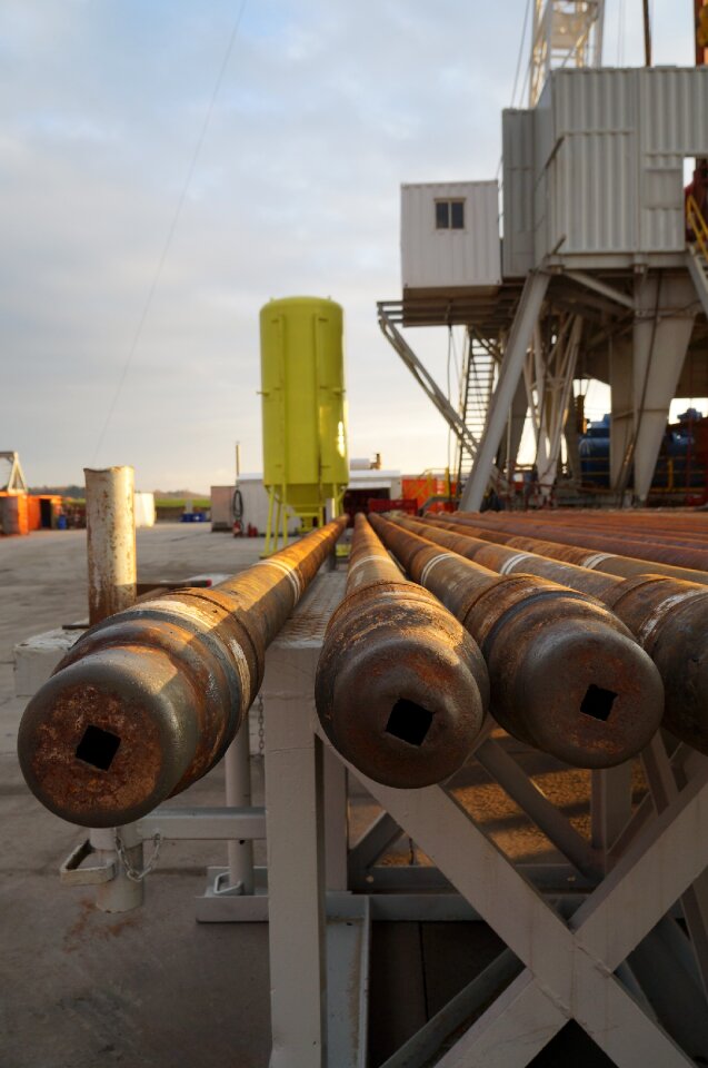 Search oil rig drilling rig
