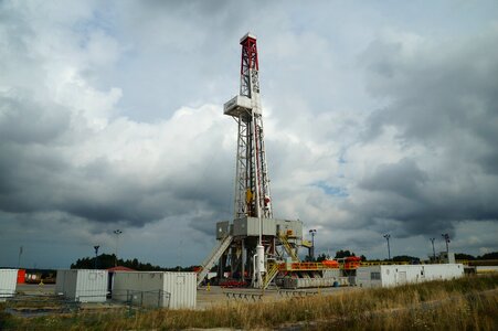 Search oil rig drilling rig photo