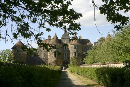Ratilly burgundy castle