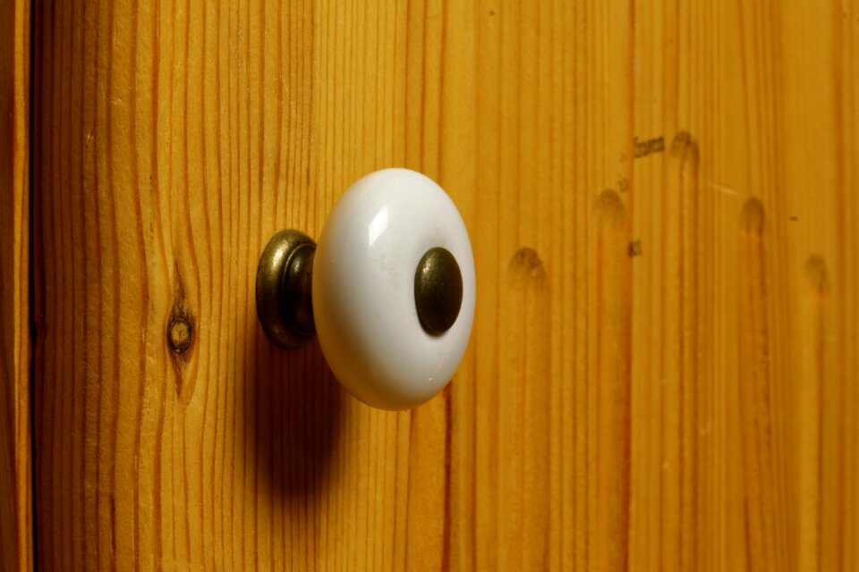 Door knob wood old