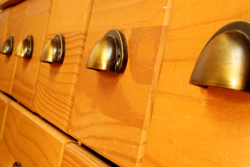 Door knob wood old