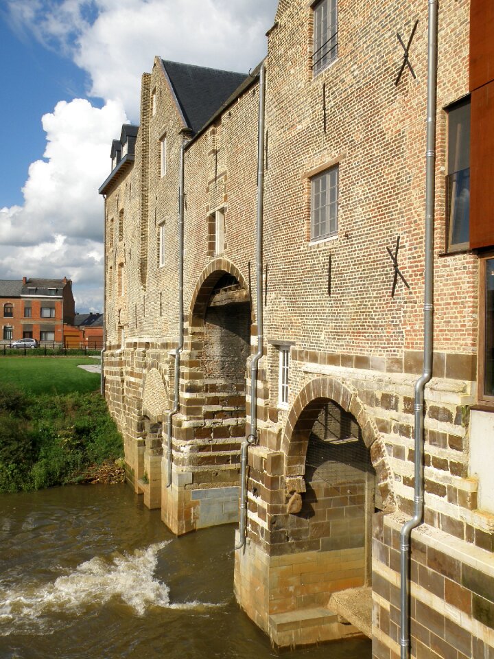 Fortification building bridge