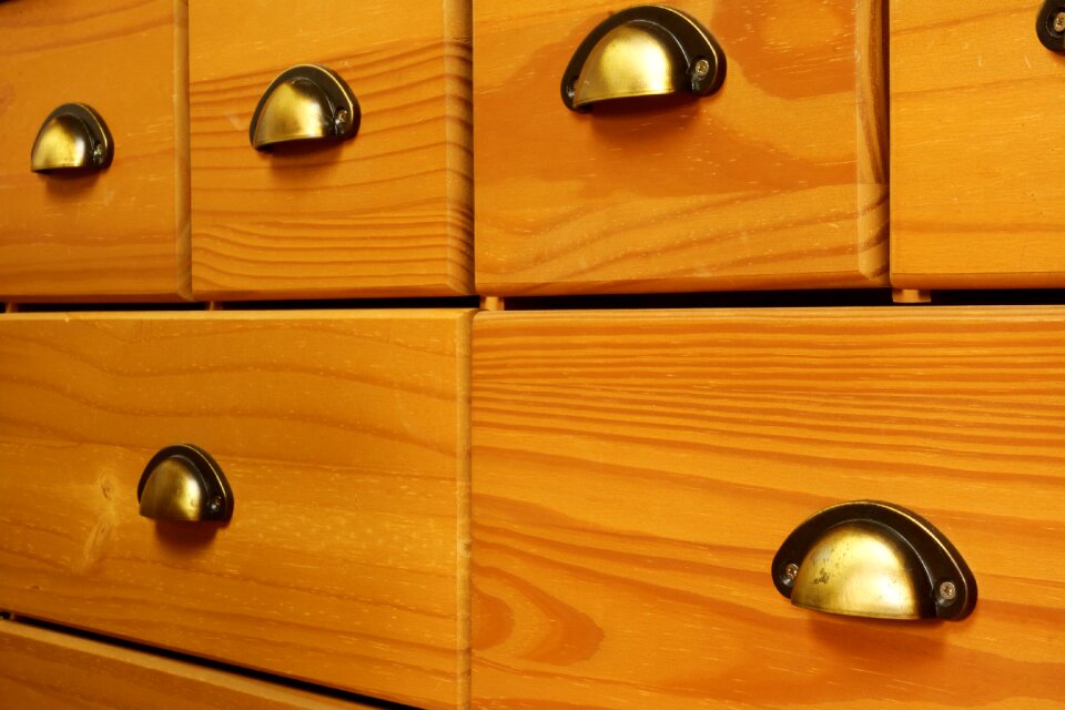 Door knob wood old