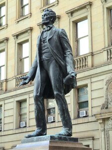 Sculpture memorial president