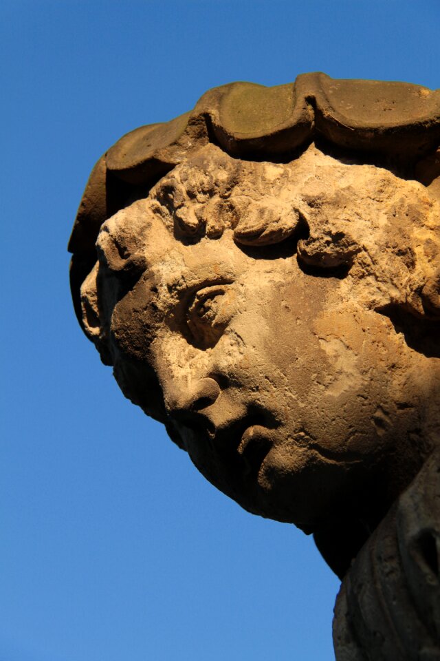 Figure face sculpture