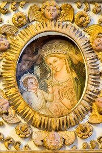 Madonna fresco decor