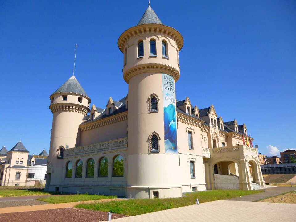 Building castle towers