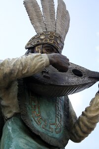 Tuft statue queretaro