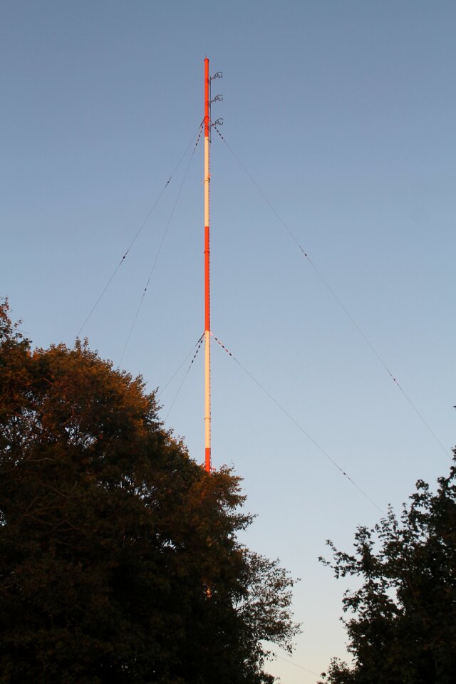 Antenna mast pole