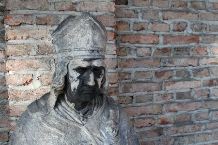 Bishop sculpture germany