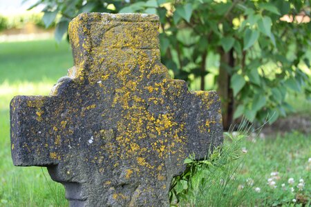 Cross stone tombstone