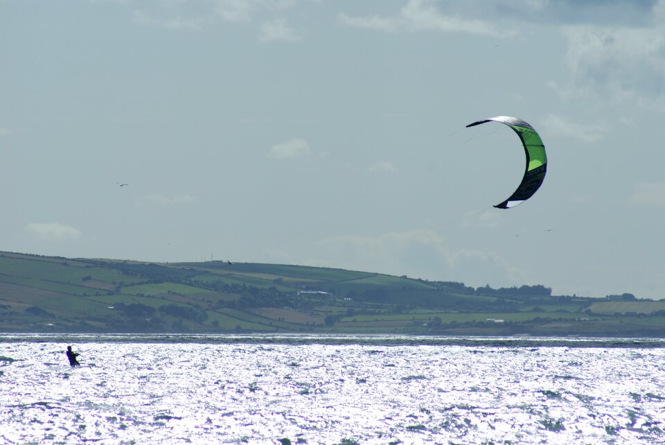Kite surfing kitesurfer surfer