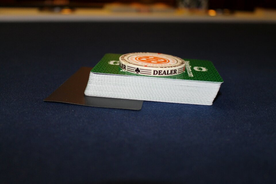 Card game no limit holdem gambling