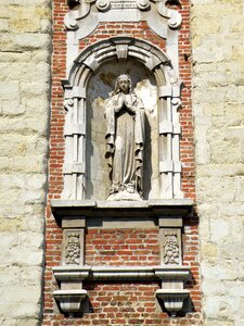 Belgium statue niche photo