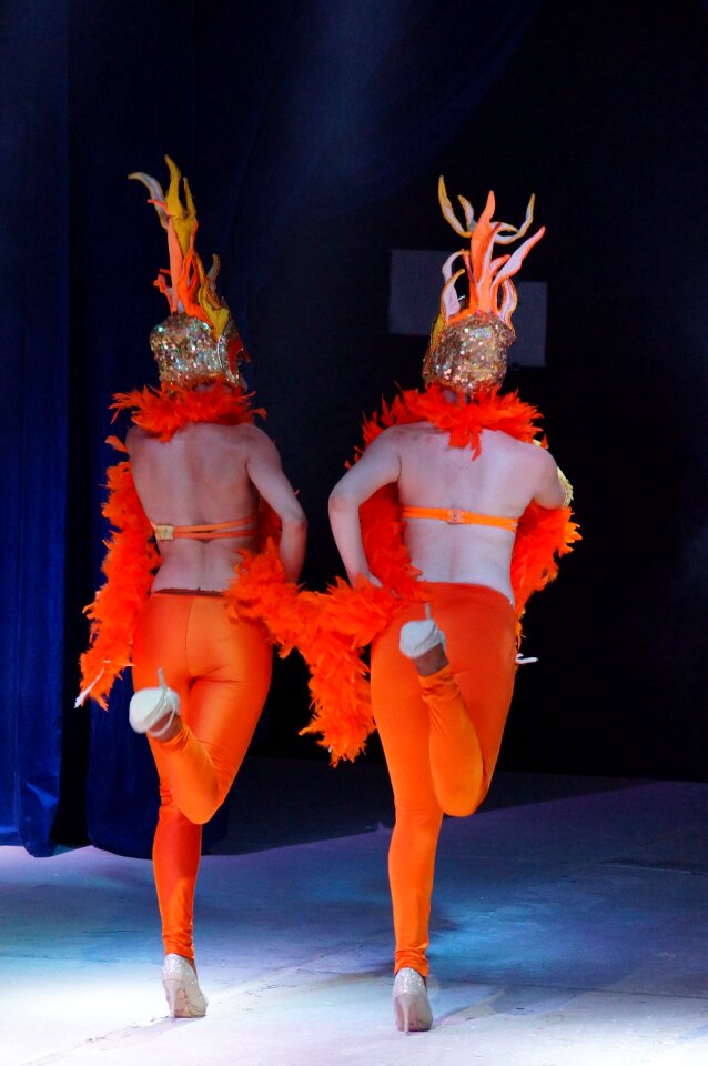 Circus dancers Free photos