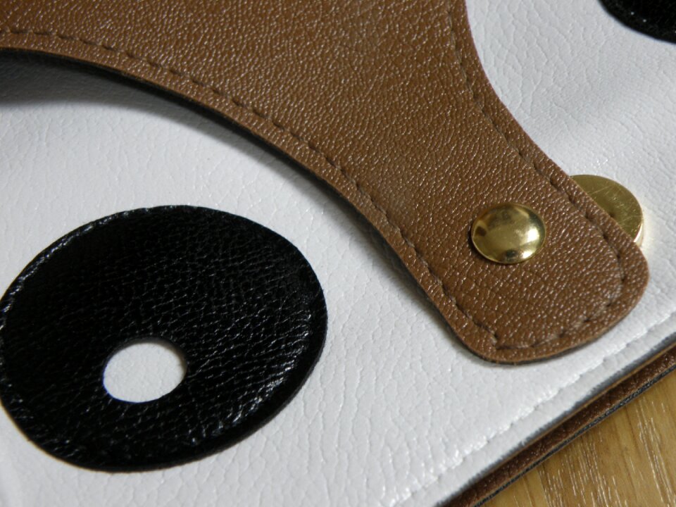 Detail pu leather switching on