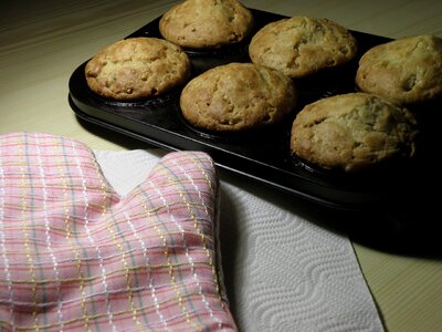 The dough baking bun