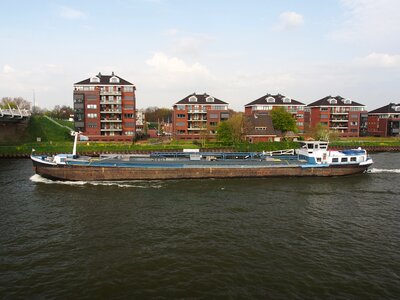 Vessel transport freight