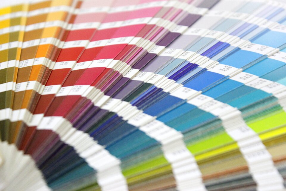 Pantone nuance swatches