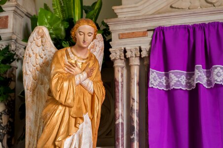 Angel interior statue