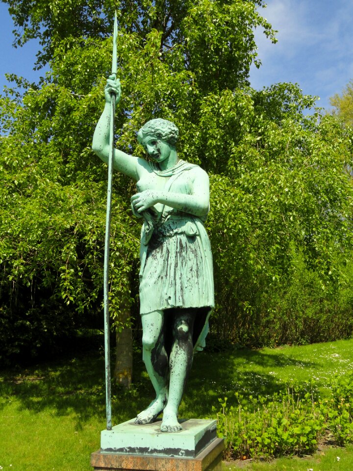 Garden statue art