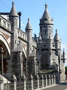 Viaduct bridge pillar photo