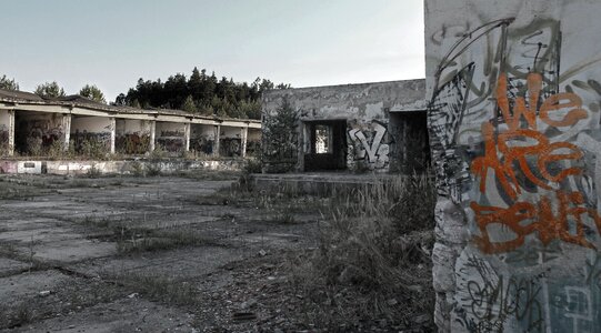 The ruins of the graphite nature