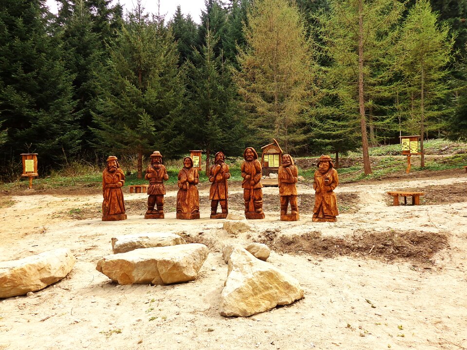 Handicraft wood carving the art of