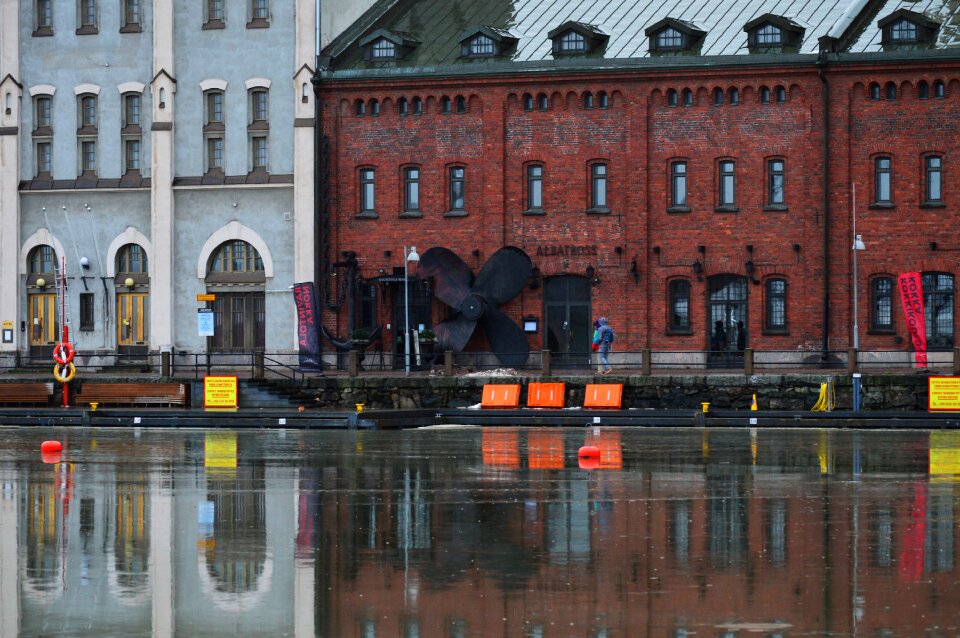 Rotor reflection sea