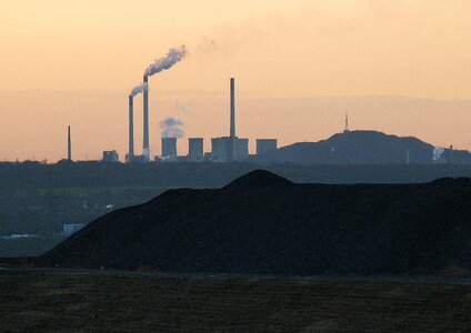 Industrial plant smoke scholven photo