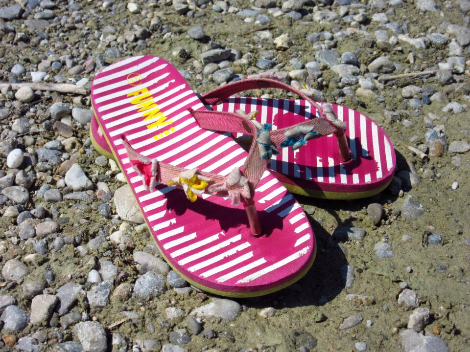 Striped plastic foam