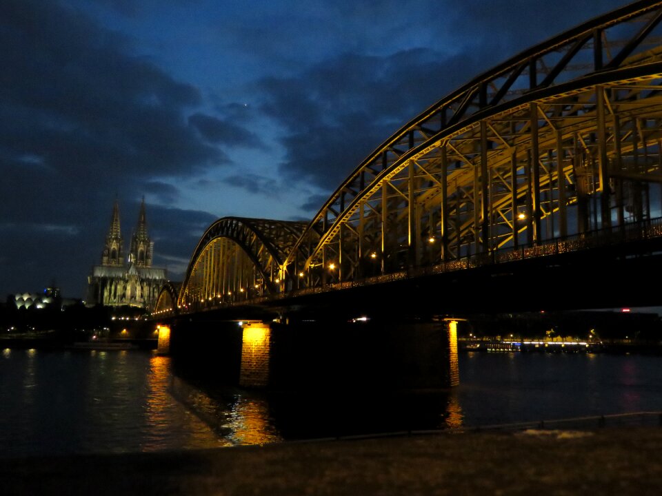 Bridge illuminated structure