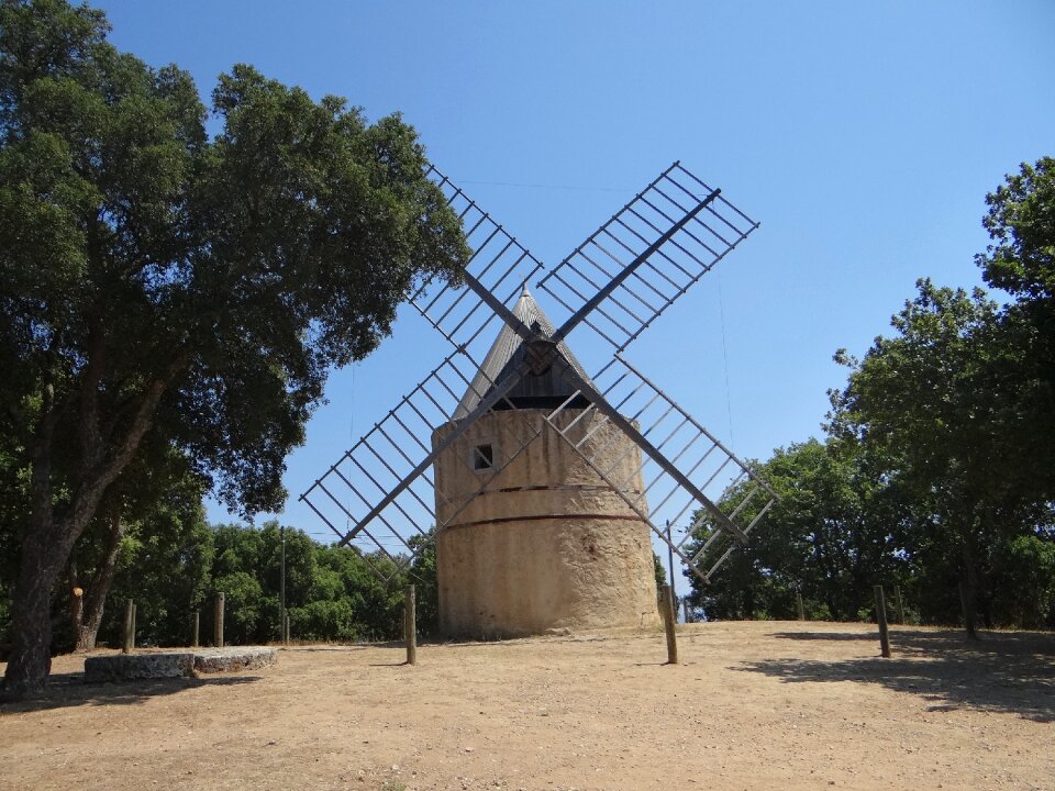 Old grain architecture