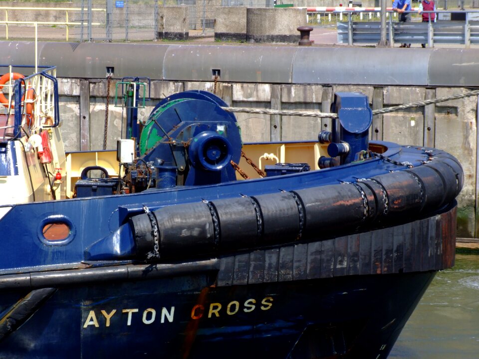 Vessel detail transport photo