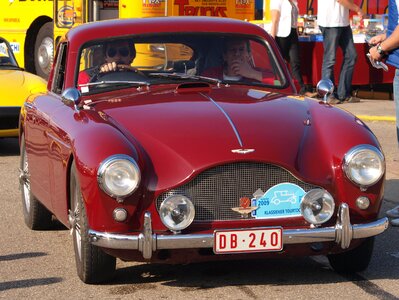 Auto luxury car
