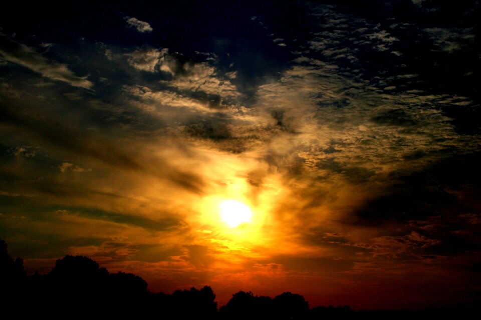 Sky cloud red