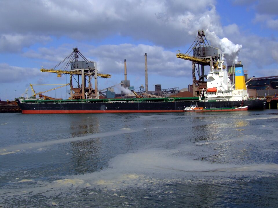 Ship vessel logistics