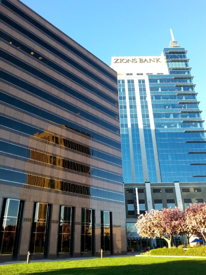 Building glass reflection