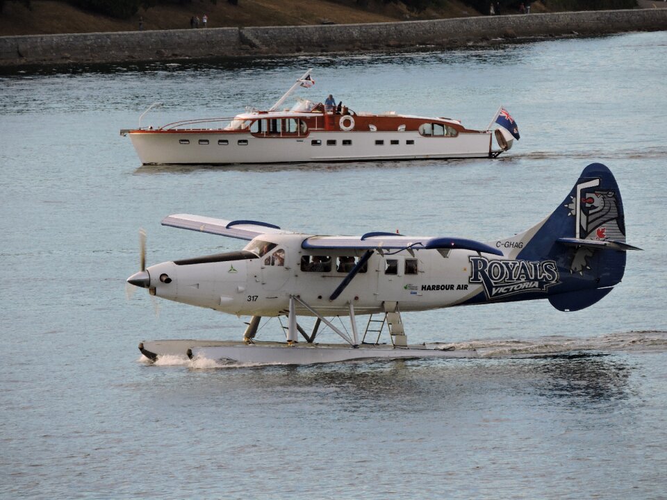 Ship air transportation