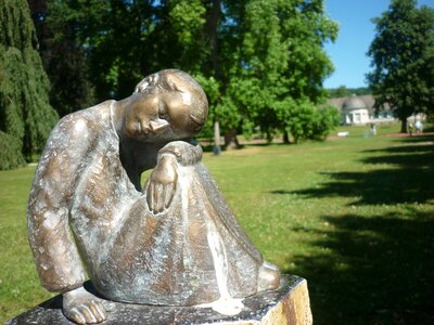 Sculpture rest thinking