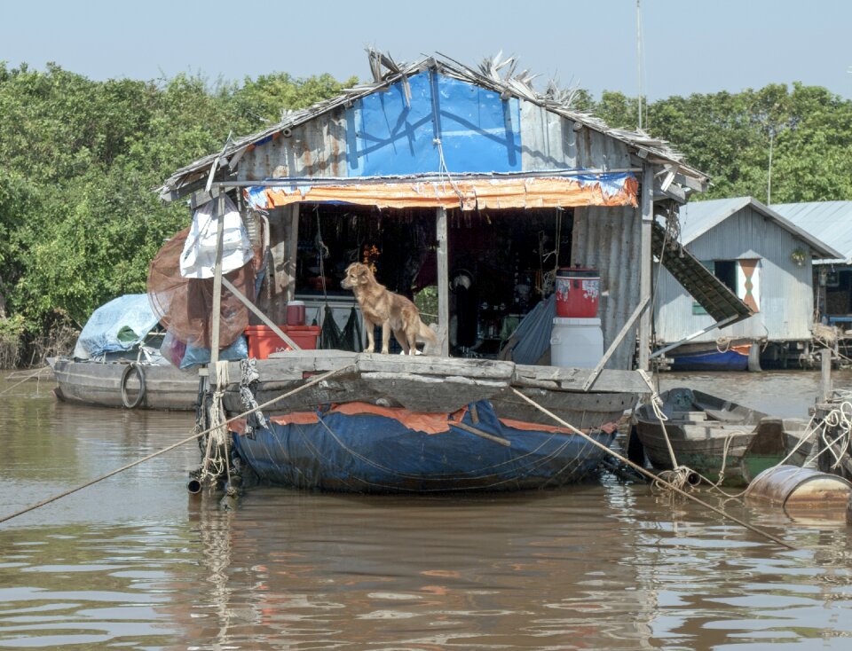 Poverty cambodia tonle sap lake